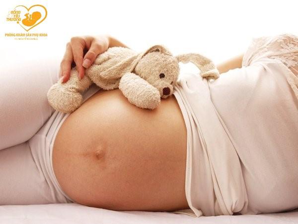 Ngứa vùng kín khi mang thai 3 tháng đầu có nguy hiểm không?