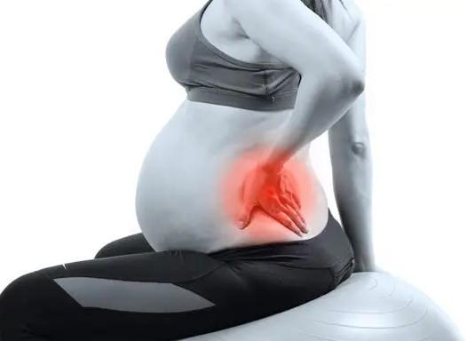 Đau lưng khi mang thai và cách khắc phục