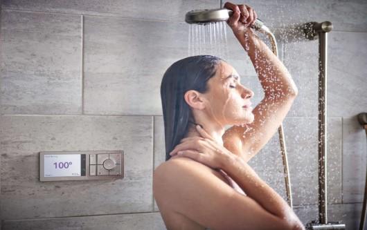 Sau sinh có cần kiêng tắm gội không?
