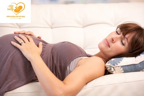 Những tư thế ngủ bà bầu nên tránh kẻo ảnh hưởng đến thai nhi