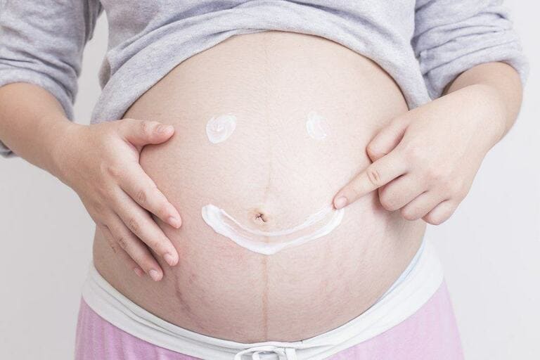 Bị ngứa khi mang thai mẹ bầu cần làm gì?