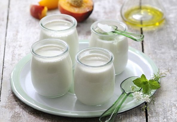 trẻ bất dung nạp lactose có thể sử dụng sữa chua