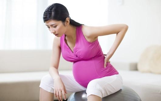 Cách massage giảm đau lưng cho mẹ bầu