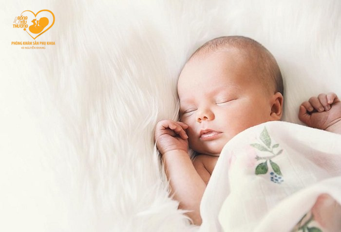Những lý do khiến trẻ sơ sinh ngủ ít mẹ nên lưu tâm
