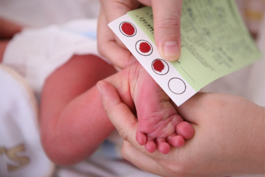 Tầm quan trọng của việc lấy máu gót chân ở trẻ sơ sinh