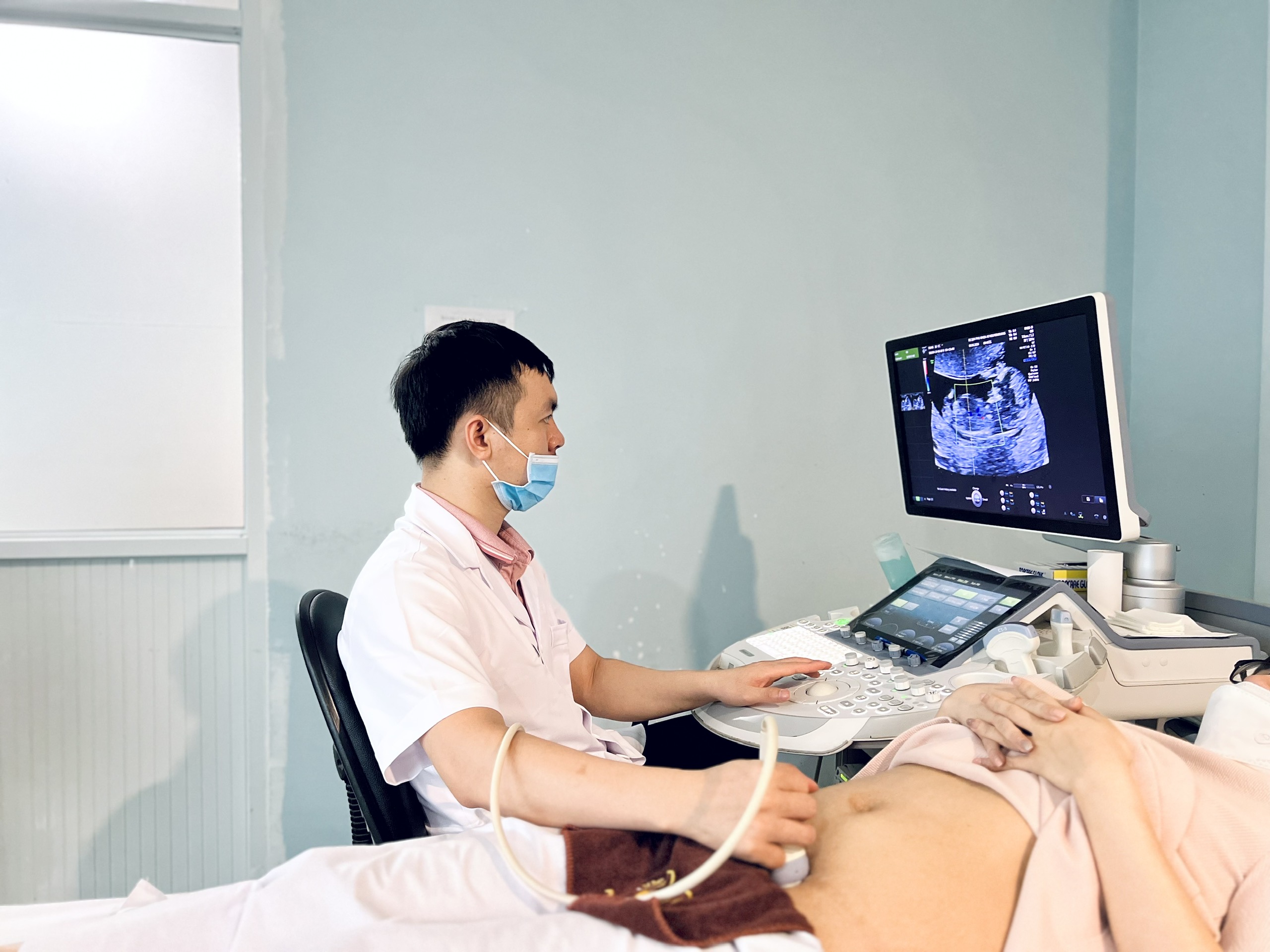 Bác sĩ Hoàng Ngọc Hùng phòng khám 43 Nguyễn Khang