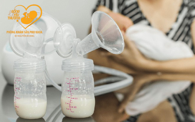 trường hợp mẹ nên hút sữa thay vì cho con bú trực tiếp